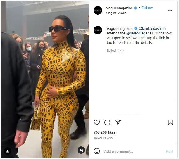 Kim Kardashian Tampil Pakai Baju Dililit Lakban Kuning (instagram.com/kimkardashian)