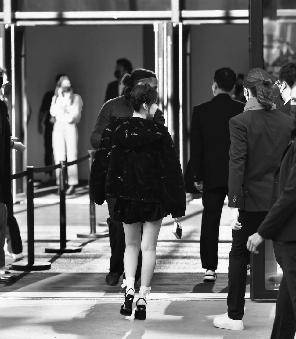 Jennie BLACKPINK di Paris Fashion Week 2022 (Twitter.com)