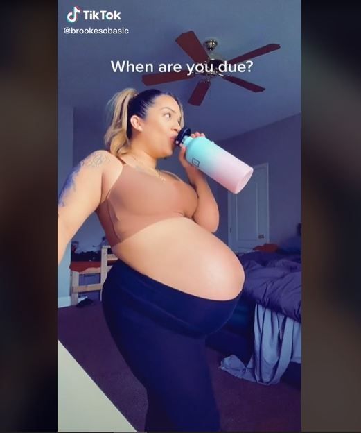 Viral Ibu Hamil Punya Baby Bump Raksasa (tiktok.com/brookesobasic)