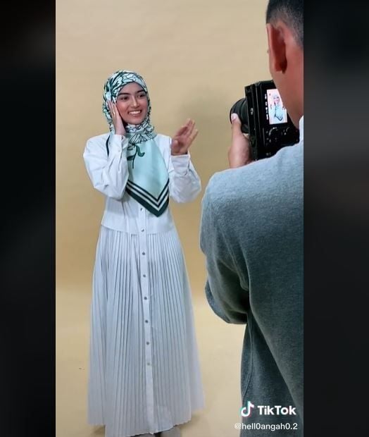 Viral Pria Jadi Model Busana Muslimah, Faktanya Bikin Kaget (tiktok.com/hell0angah0.2)