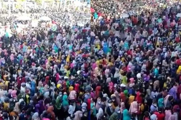 Viral Lautan Emak-emak Antre Minyak Goreng Bak Konser. (Instagram/@fakta.indo)