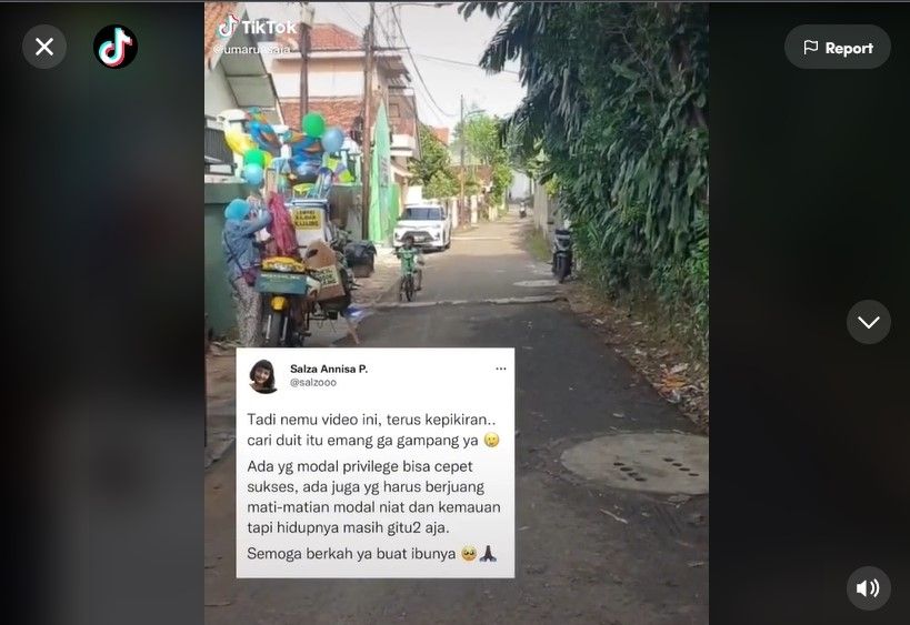 Banting Tulang Cari Uang,  Ibu Ini Viral Jual 7 Macam Barang dan Jasa Dalam Satu Motor! (Dok: TikTok/umarunsaja)