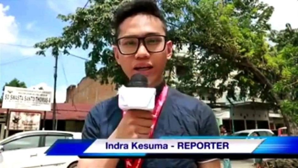 Beredar Potret Masa Lalu Indra Kenz, Diduga Pernah Jadi Reporter Berita Sebelum Jadi Crazy Rich. (YouTube/Arek Pati)