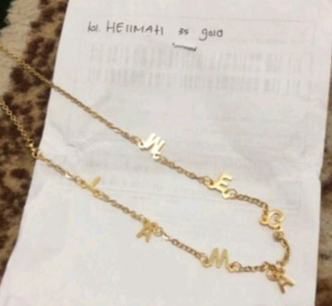 Cewek Beli Kalung Nama di Olshop, Kaget Barang yang Datang Malah Nama Orang Lain (twitter/@txtdarionlshop)