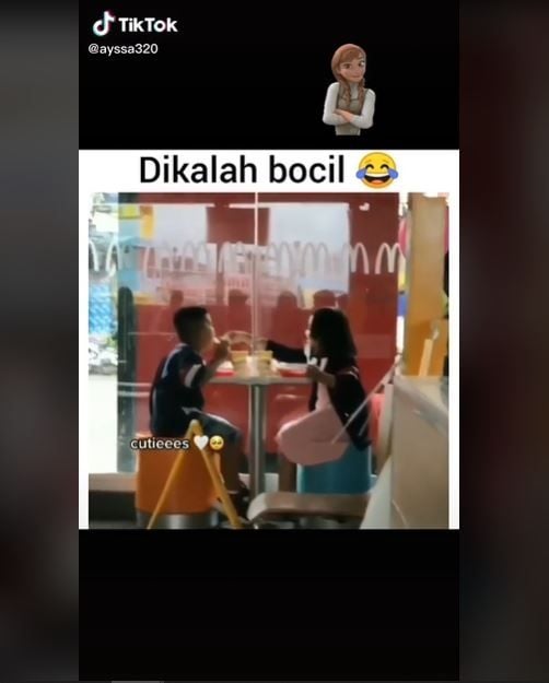 Viral Bocil Suap-suapan saat Makan di Restoran (tiktok.com/ayssa320)