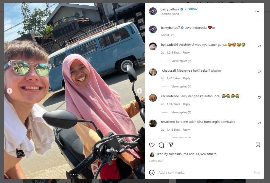 Barry Baltus pembalap Moto2 dibonceng warga lokal (TikTok @explowxzie)