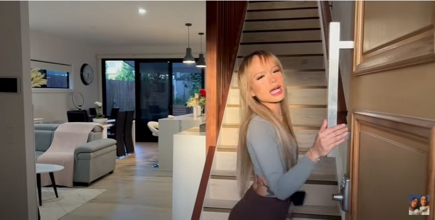 Potret Rumah The Connell Twins di Australia. (YouTube/The Connell Twins)