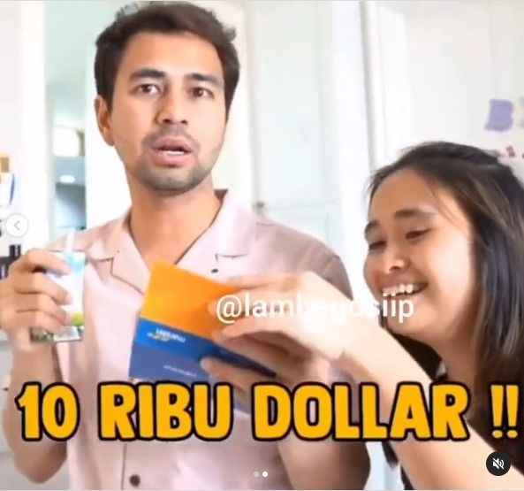 Raffi Ahmad tercengang melihat jumlah saldo di tabungan Nagita Slavina yang mencapai US$ 10 ribu. [Instagram]