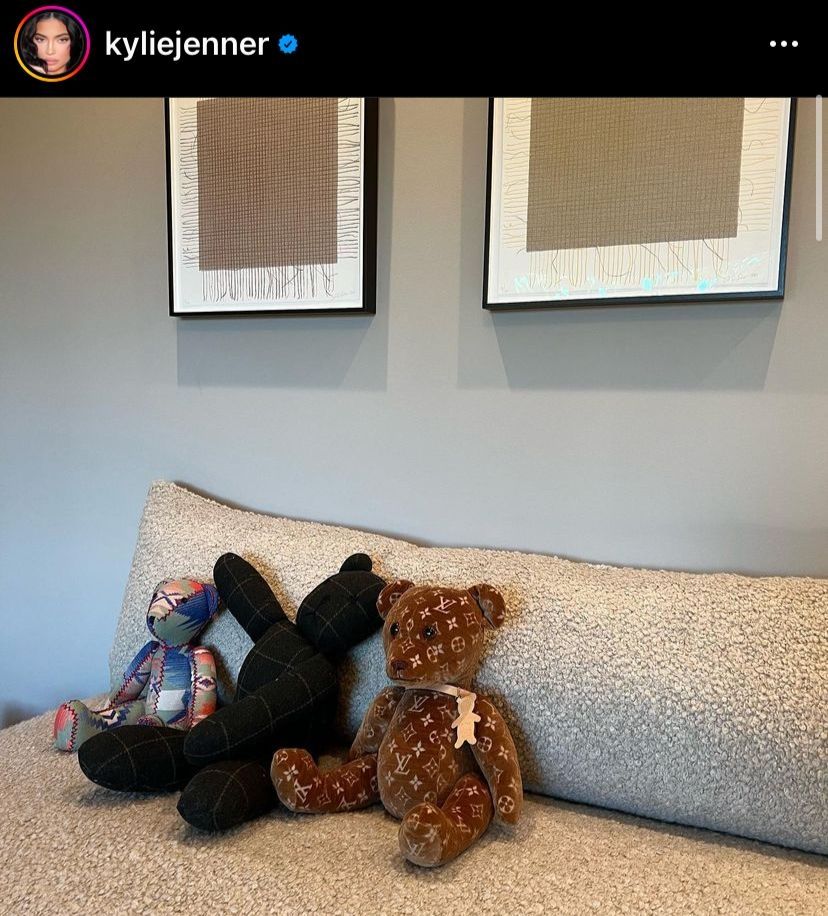 Boneka beruang harga ratusan juta milik Kylie Jenner (Instagram)