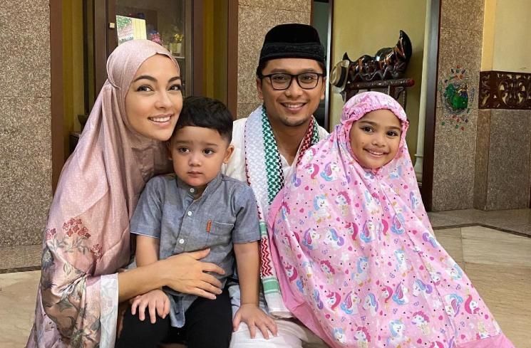 Gaya Reisa Broto Asmoro berhijab (Instagram/@reisabrotoasmoro)