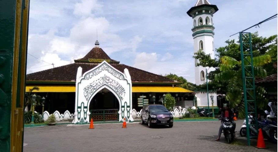 Masjid Al Wustho Mangkunegaran. [puromangkunegaran.com]