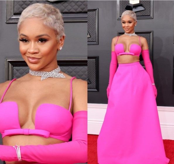 7 Busana Terbaik di Grammy Awards, Lady Gaga Anggun Kenakan Dress Hitam Putih. (Dok: Instagram/bchartsnet)
