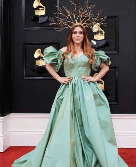 Gagal Bergaya di Grammy Awards, Ini 7 Penampilan Terburuk, Justin Bieber Seperti Pinjam Jas Ayahnya. (Dok: Instagram/ouchmagazineny)