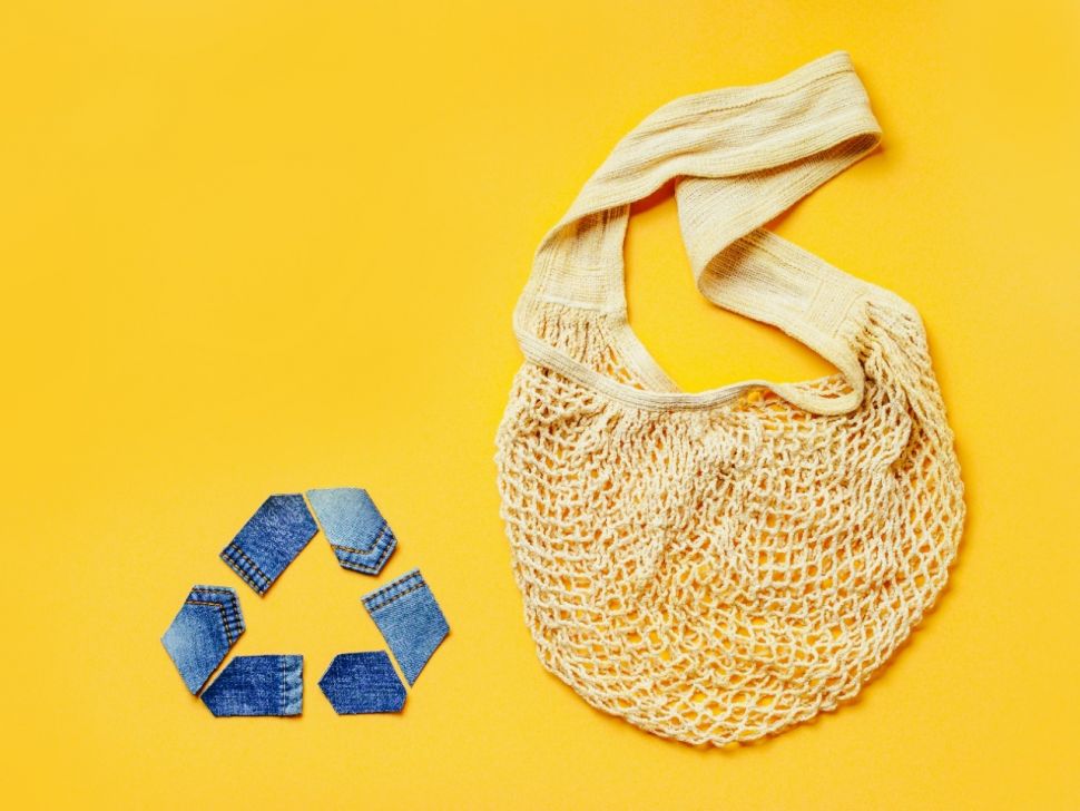 Ilustrasi 3R atau Reduce, Reuse, dan Recycle (Elements Envato)