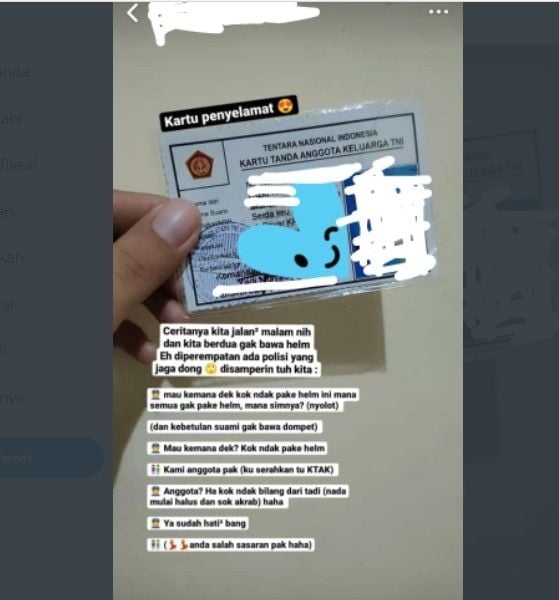 Perempuan pamerkan KTAK TNI (twitter.com/txtdrberseragam)