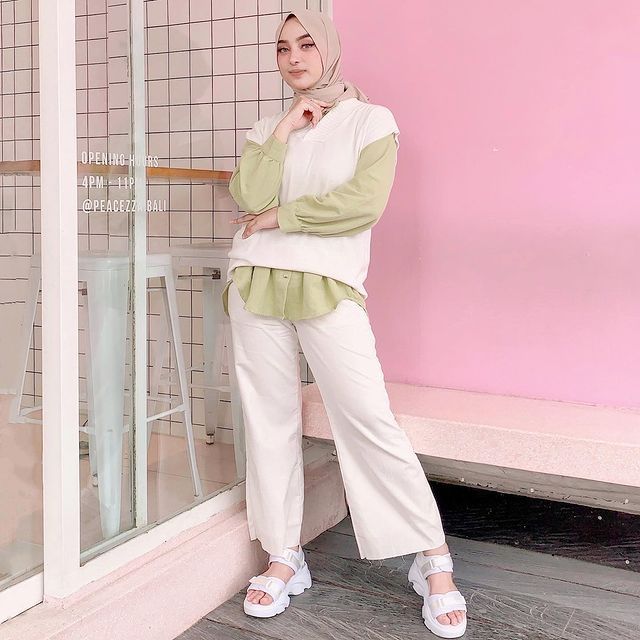 Outfit Dinan Fajrina Istri Doni Salmanan. (Instagram/dinanfajrina)