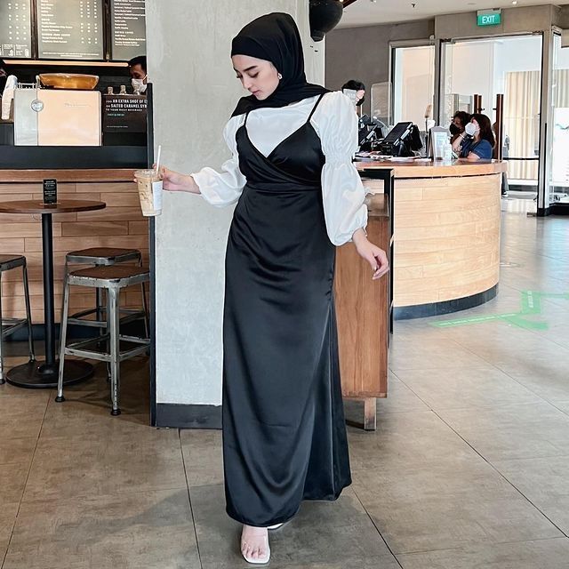 Outfit Dinan Fajrina Istri Doni Salmanan. (Instagram/dinanfajrina)