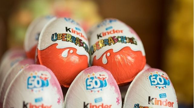 Surprise egg kinderjoy. (Pixabay/rebeccaspictures)