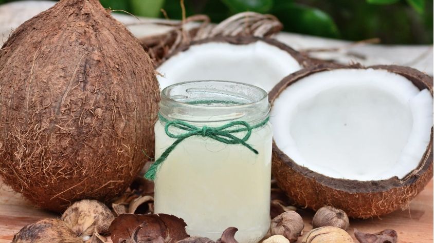 Ilustrasi Minyak kelapa. (Pixabay.com)