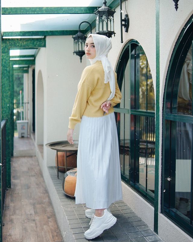 Outfit Dinan Fajrina Istri Doni Salmanan. (Instagram/dinanfajrina)