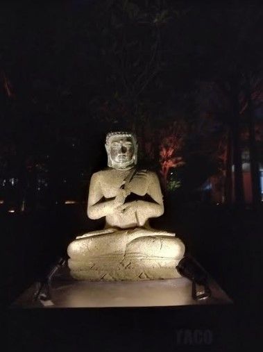 Dwi Sasono Pamer Tiga Patung Budha  di Art Jakarta Gardens, Ternyata Punya Makna Mendalam. (Suara.com/Dini Afrianti)