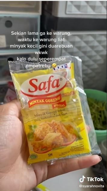 Minyak goreng sachet (TikTok @syarahnovita)