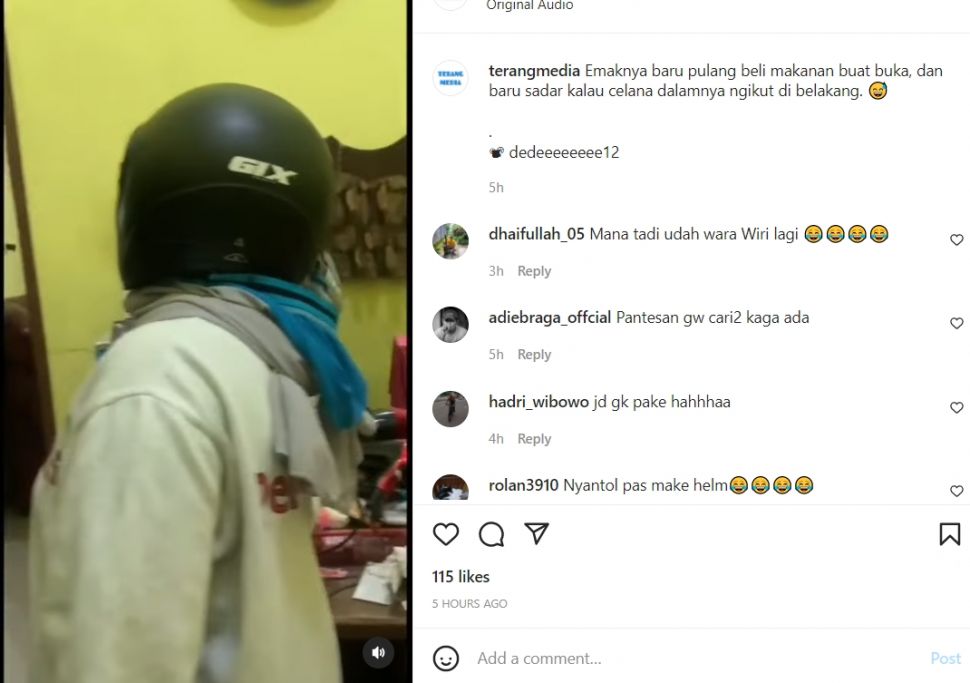 Emak-emak tak sadar celana dalamnya menyangkut di antara helm dan jilbab. [Instagram]