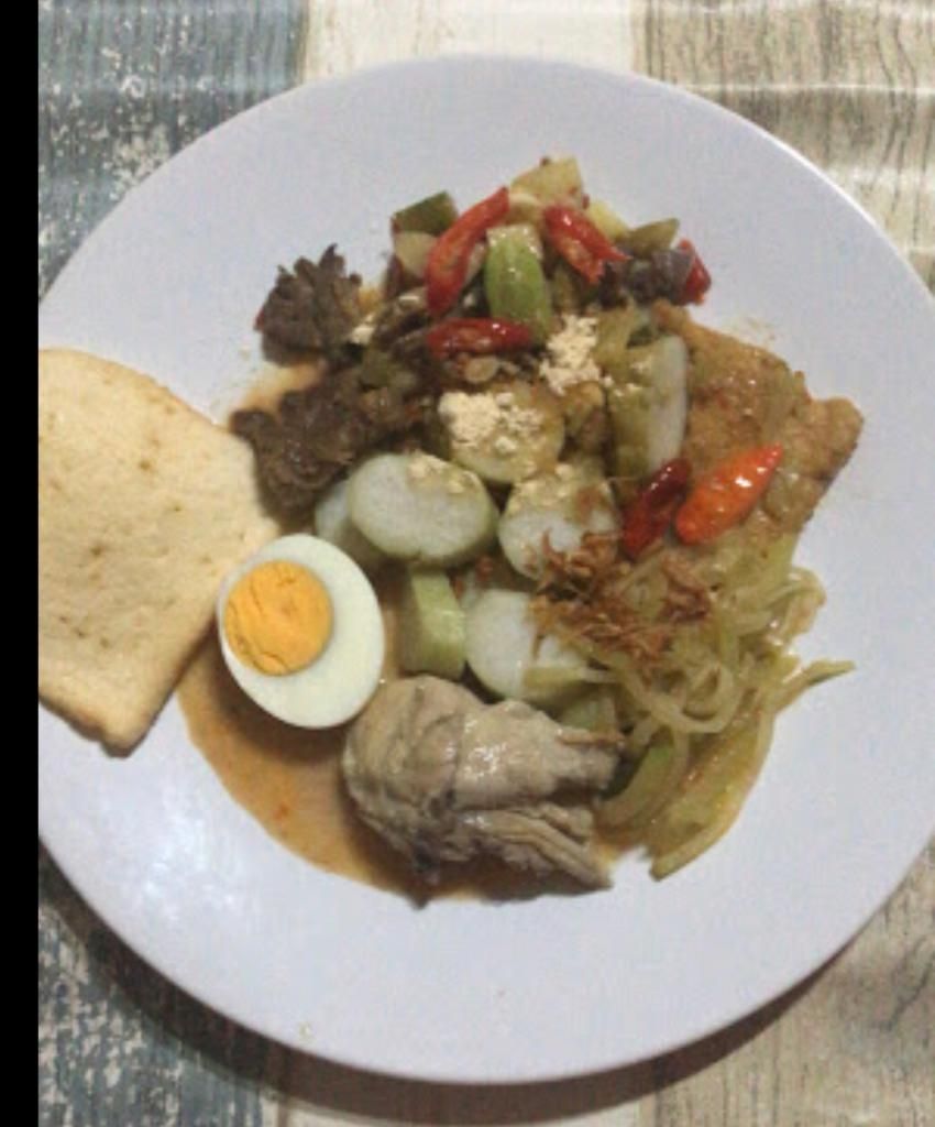 Masakan Khas Jawa Tengah dari Oemah Djowo (Suara.com/Aflaha Rizal)