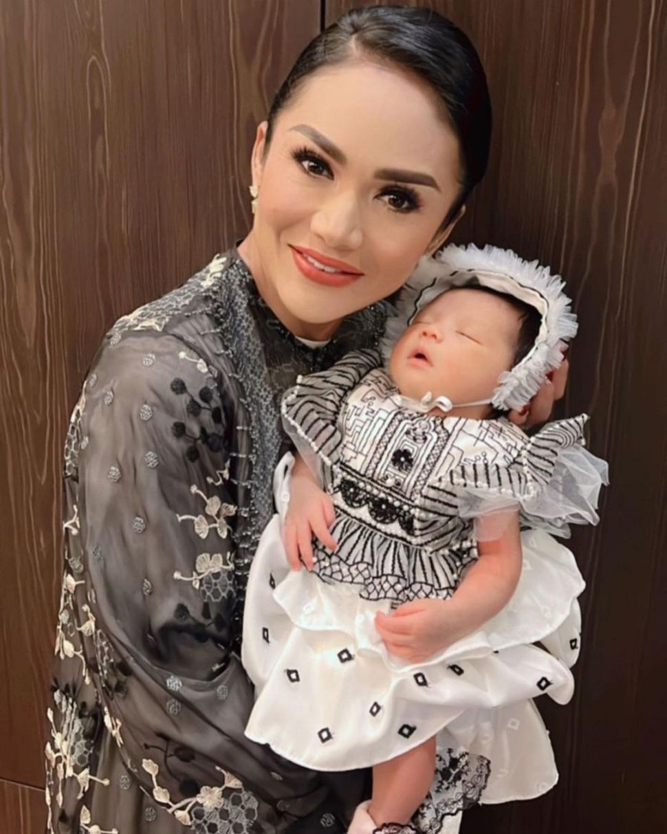 Krisdayanti dan Baby Ameena. [Instagram]