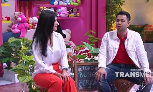 Raffi Ahmad dan Nita Gunawan di acara Ramadhan itu berkah di Trans TV. [TransTV Official / YouTube]