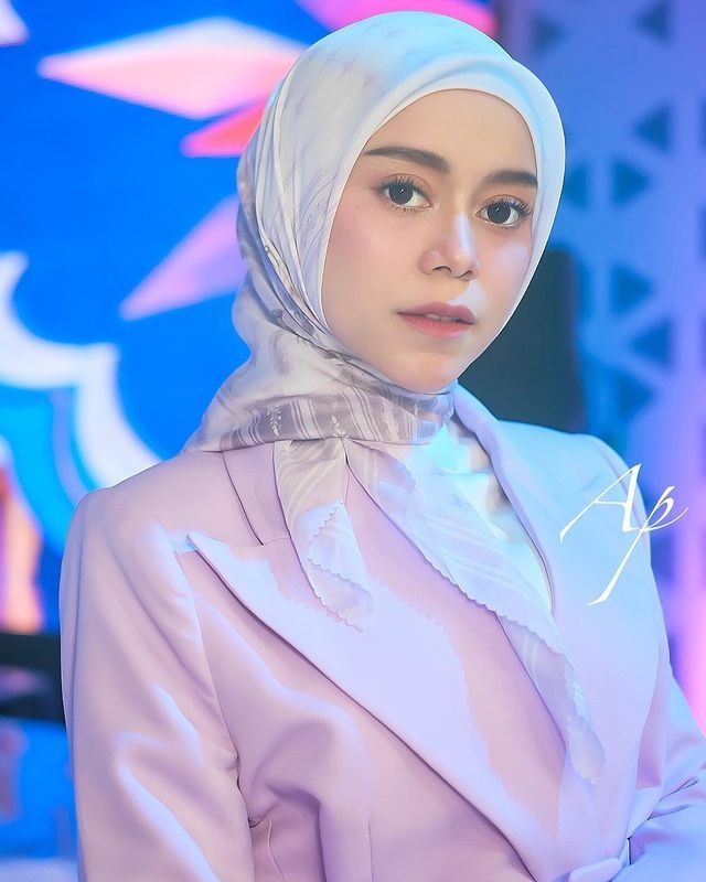 Potret Lesti Kejora Jadi Host Kompetisi Tausiah. (Instagram/lestykejora)