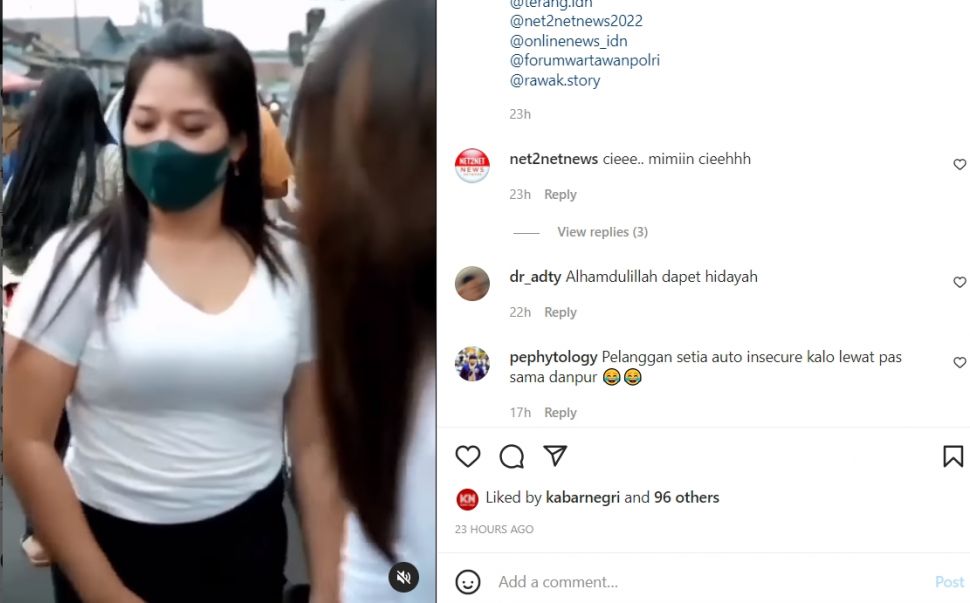 Publik dihebohkan oleh video viral gadis-gadis pemandu karaoke membagi-bagikan takjil kepada warga. [Instagram]