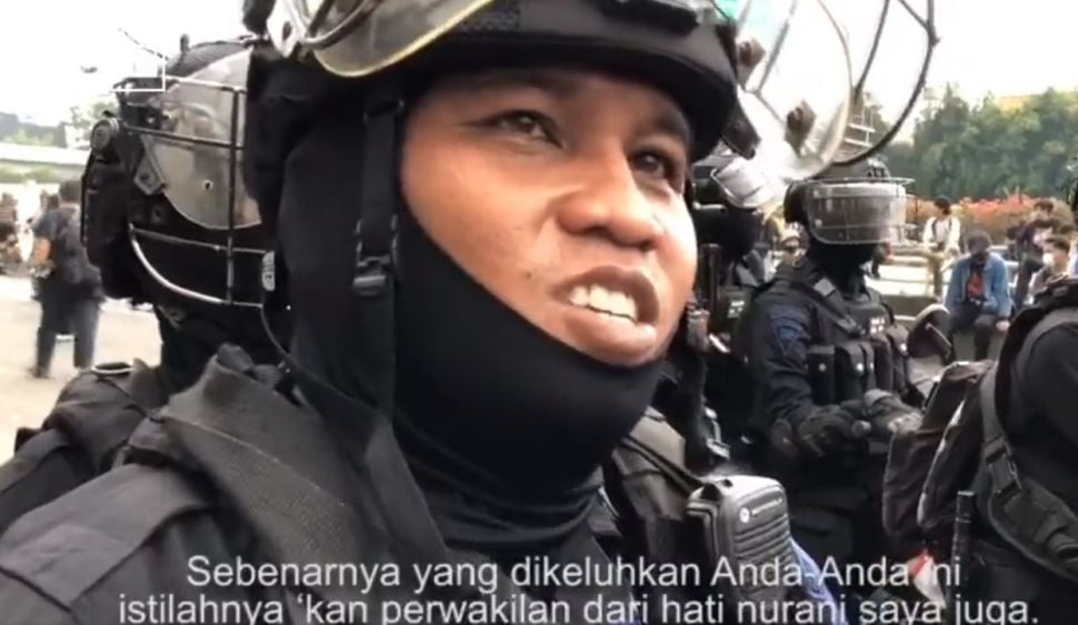 Polisi keluhkan harga minyak (twitter.com/watchdoc_ID)