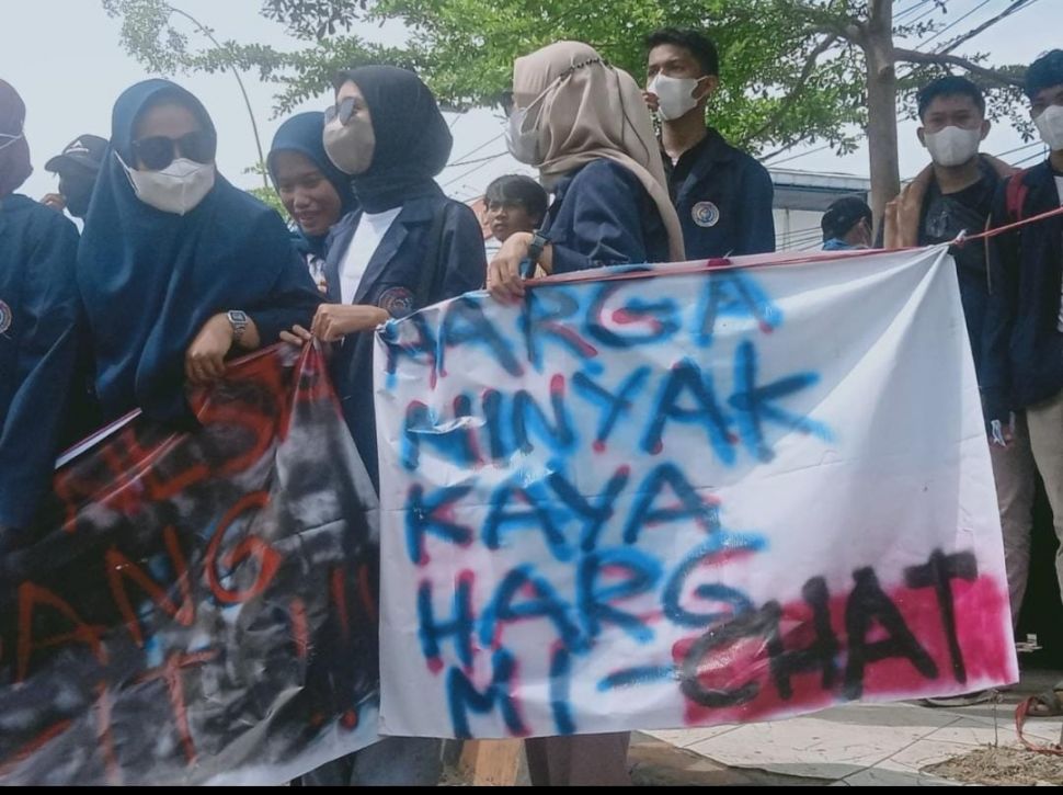 6 Deretan Poster Aksi Mahasiswa 11 April 2022, Tajam Tapi Kocak-kocak!