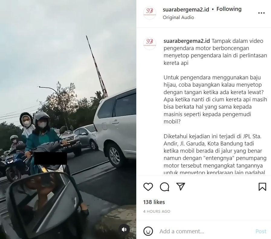 Diduga Mau Menyeberang, Dua Wanita Berboncengan Nekat Setop Pengendara Lain di Lintasan Kereta Api (instagram/suarabergema2.id)