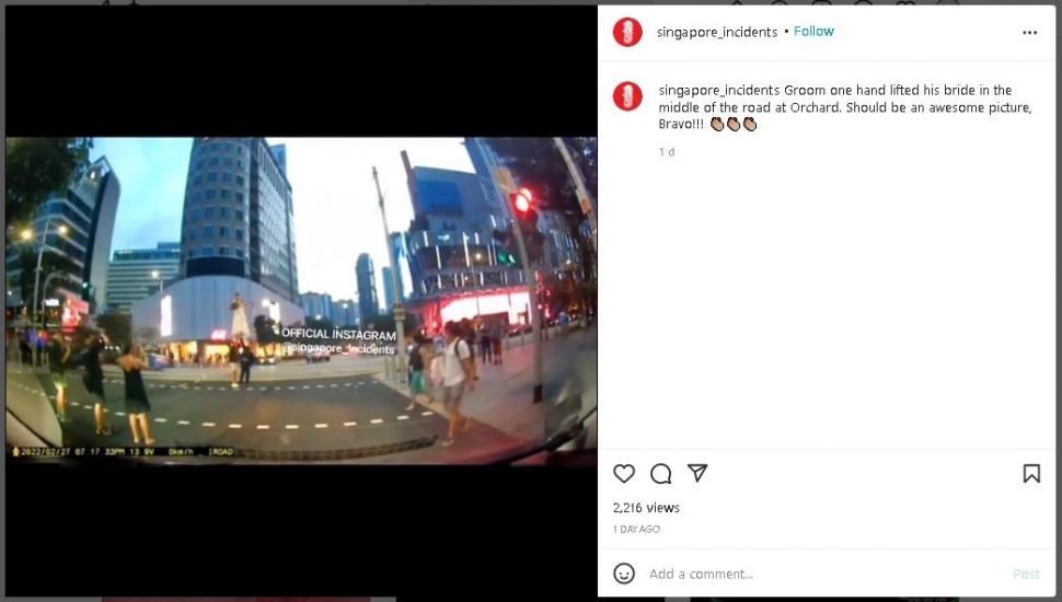 Viral Pengantin Pria Angkat Istri dengan Satu Tangan di Tengah Jalan Raya (instagram.com/singapore_incidents)