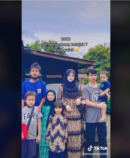 Sudah Punya 7 Anak, Penampilan Awet Muda Ibu Ini Jadi Sorotan (tiktok.com/akmaabdullah90)