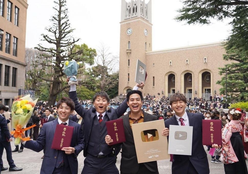 10 Potret Jerome Polin Wisuda di Jepang, Penampilan Beda Sendiri dari ...