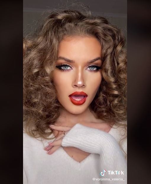 Cuma Pakai Makeup, Wanita Ini Bisa Ubah Bentuk Hidung Seperti Habis Operasi Plastik (tiktok.com/voronina_valeria_)