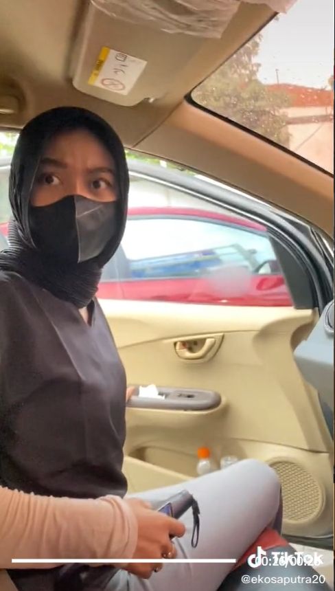 Sebuah video viral di media sosial TikTok, lantaran benar-benar mewakili perasaan serta kelakuan para lelaki, suami atau pacar, dari seorang perempuan yang tengah berbelanja. [Tiktok]