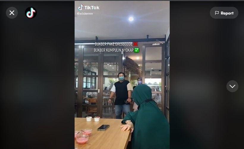 Bukan Sambil Reunian Atau Bawa Pasangan, Sekumpulan Pemuda Ini Ajak Ibu Masing-masing Buka Puasa Bersama. (Dok: TikTok/eiidennn)