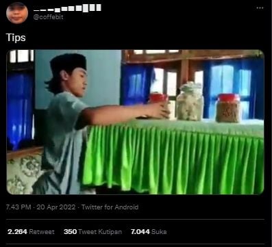 Bagikan Tips Agar Kue di Hari Lebaran Tak Cepat Habis, Aksi Pria Ini Bikin Ngelus Dada. (Twitter/@coffebit)