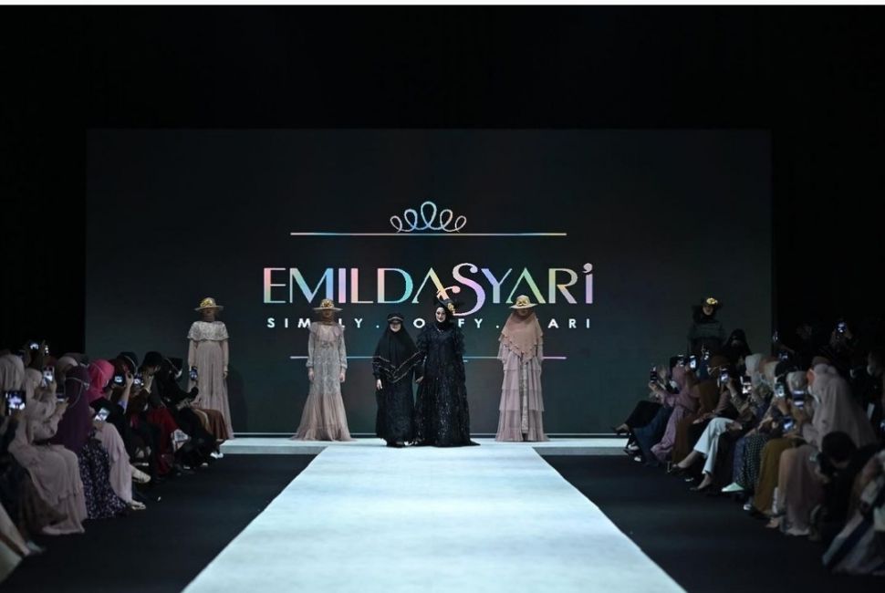 Emildasyari di Indonesia Fashion Week. (Instagram)