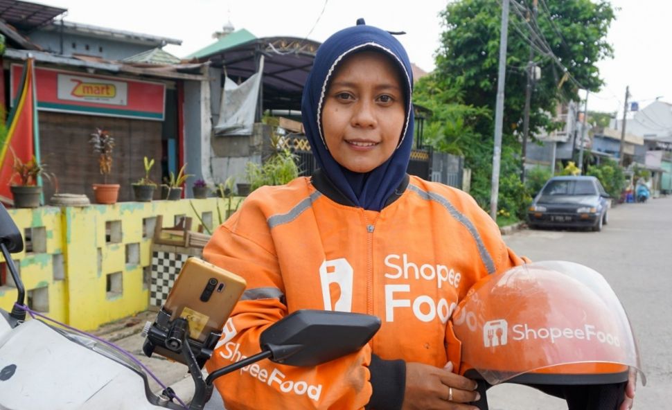 Nuzula Sylvia, Kartini Lady Driver dari Jakarta Selatan. (Dok. ShopeeFood)