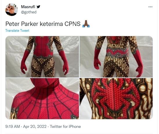 Kostum Spiderman kearifan lokal. [Twitter]