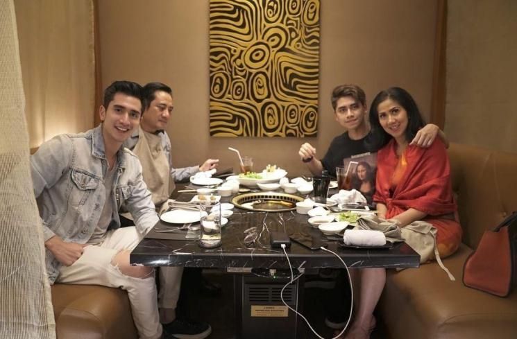 Momen Artis Buka Puasa Bareng Mantan (Instagram)