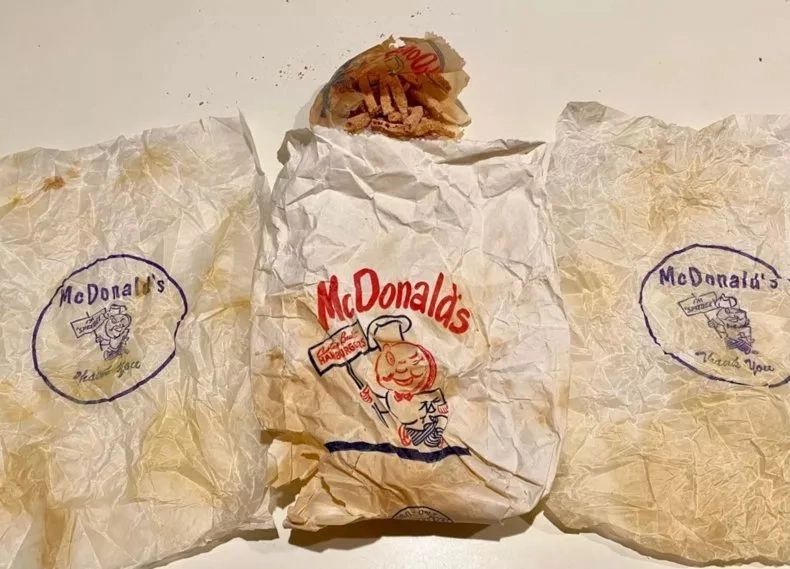 Lelaki Temukan Burger McDonald's Berusia 60 Tahun (Reddit/ The Sun)