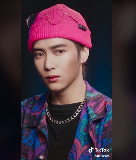 Viral Wanita Tampil Mirip Jackson Wang, Bermodal Makeup (tiktok.com/aixi0405)