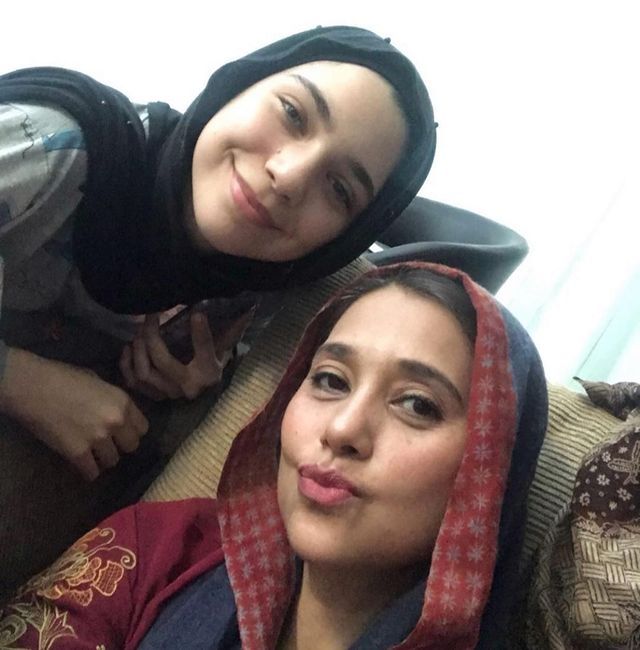 Potret Ayu Azhari dan putri bulenya berhijab (Instagram/ayukhadijahazhari)