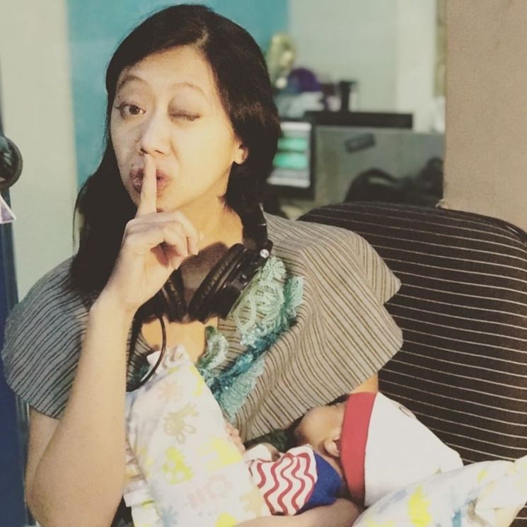 Potret Artis Kerja Sambil Momong Anak (instagram/@asri_welas)